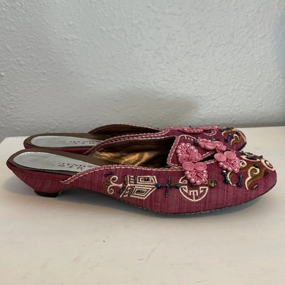 HYND Beaded & Embroidered Oriental‎ Slip On shoes women’s size 40